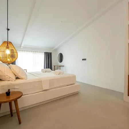 Gizz Apartahotel *